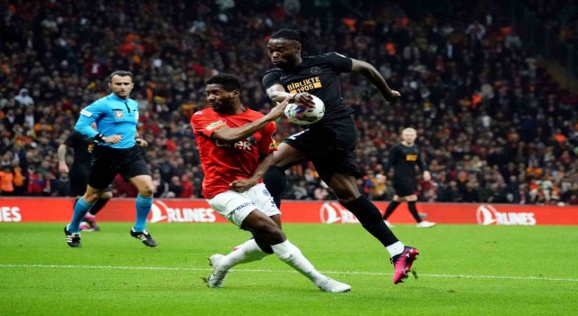 Spor Toto Süper Lig: Galatasaray: 0 - Kasımpaşa: 0 (İlk yarı)