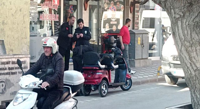 Şüphe üzerine durdurulan motosiklet çalıntı çıktı