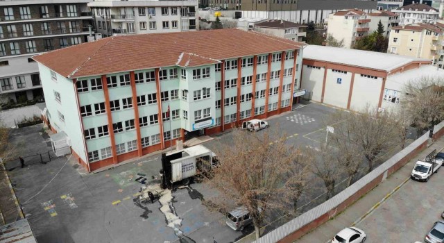 Tahliye edilen Yakuplu İlkokulunda zemin etüdü çalışması başladı