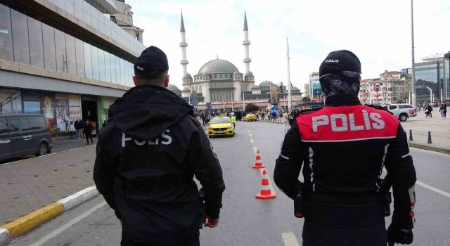 Taksimde helikopter destekli Türkiye Güven Huzur uygulaması
