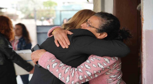 Tarsusta depremzede kadınlar unutulmadı