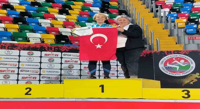 Tazelenme Üniversitesi öğrencisi İstanbuldan madalya ile döndü