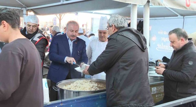 TBMM Başkanı Mustafa Şentop, Üsküdarda vatandaşlarla iftarda buluştu