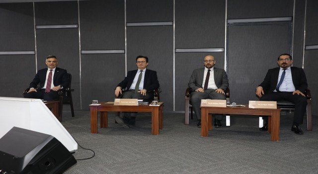 “Teknik, Sosyal, Ekonomik ve Hukuki Boyutuyla Deprem Çalıştayı” tamamlandı