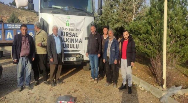 Tepebaşı Belediyesinden depremzede üreticiye yem desteği
