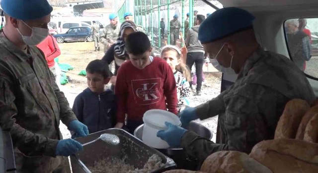 Teröristlerin korkulu rüyası komandolar yüzleri güldürüyor