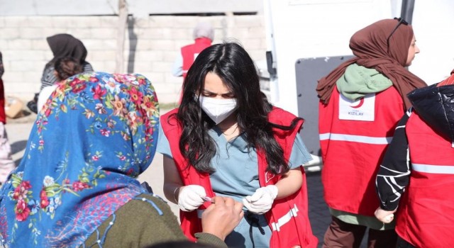 Tıp Bayramında Kızılay hekimleri afet bölgesinde