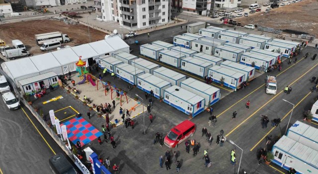 Trabzon Elbistanda 2 bin konteynerlik adeta bir kent kuruyor