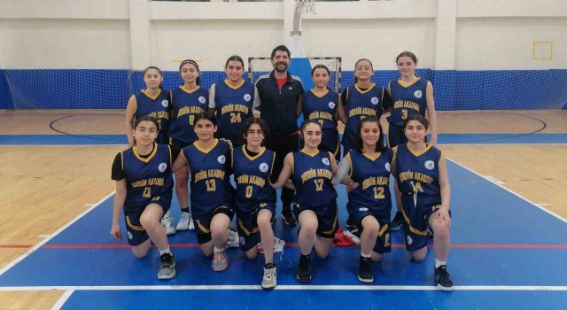 Tunceli basketbol kız takımı Türkiye yarı finallerinde