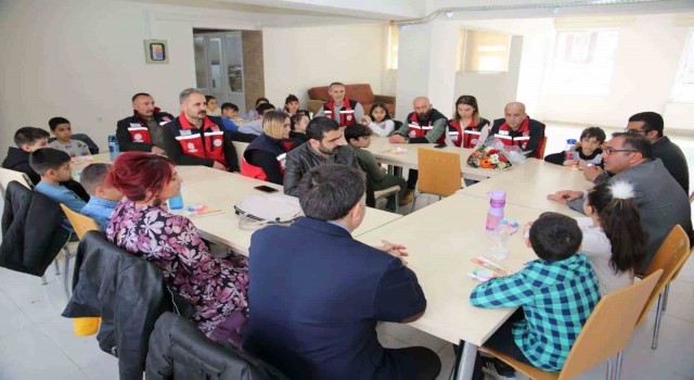 Tuncelide öğrenciler MEB-AKUB ekibiyle bir araya geldi