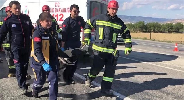 Denizli Buldan ilçesinde Tur midibüsü kazasında ölü sayısı 2'ye yükseldi