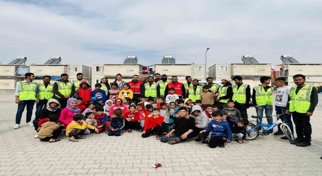 Türkiyede okuyan Bangladeşli öğrenciler depremzedeleri yalnız bırakmadı