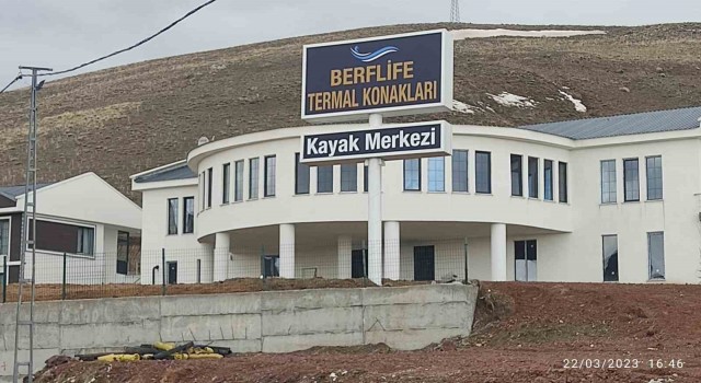 Türkiyenin en soğuk ilçesinde jeotermal otel hizmete başladı