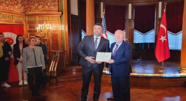 Türkiyenin Washington Büyükelçiliğinde deprem gönüllülerine teşekkür töreni