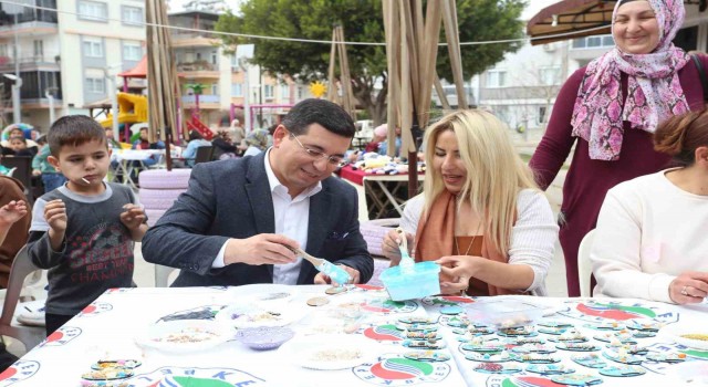 Tütüncü, depremzedelerle birlikte magnet yaptı