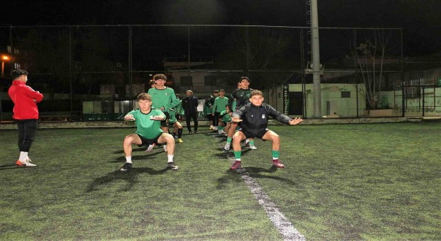 U17de Play Offu garantileyen genç horozlar, Altaya konuk oluyor