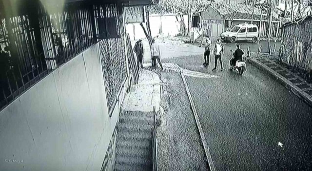 Ümraniyede markete pompalı tüfekle saldırı kameraya yansıdı