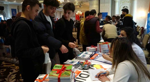 Üniversite tanıtım günlerine öğrencilerden yoğun ilgi