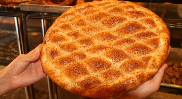 Uşakta Ramazan pidesi 10 liradan satılacak
