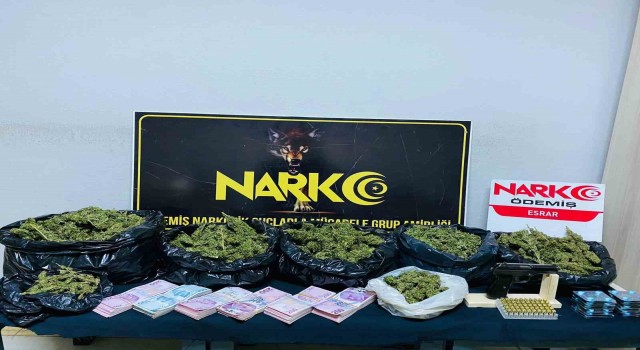 Uyuşturucu taciri 109 bin lira parayla yakalandı