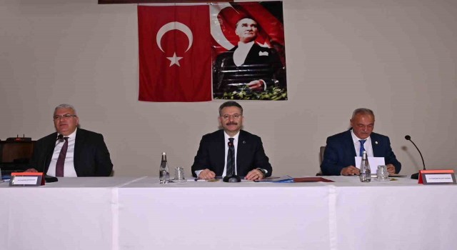 Vali Aksoy, Sultanhisarlı muhtarlar ile bir araya geldi