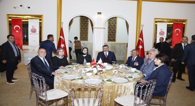 Vali Çiftçiden şehit aileleri ve gazilere iftar