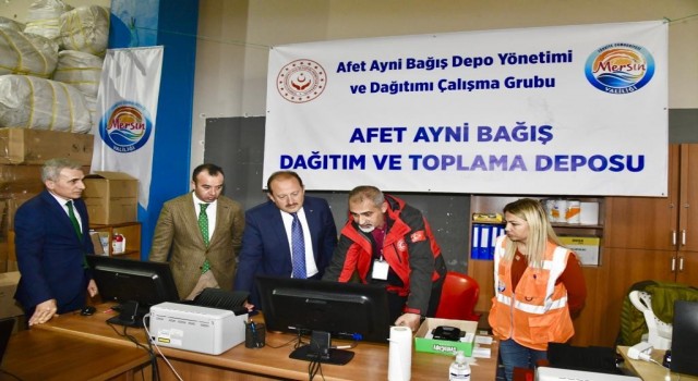Vali Pehlivan, AFAD Lojistik Merkezinde incelemelerde bulundu