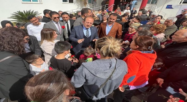 Vali Pehlivan, depremzede aileleri ziyarete devam ediyor
