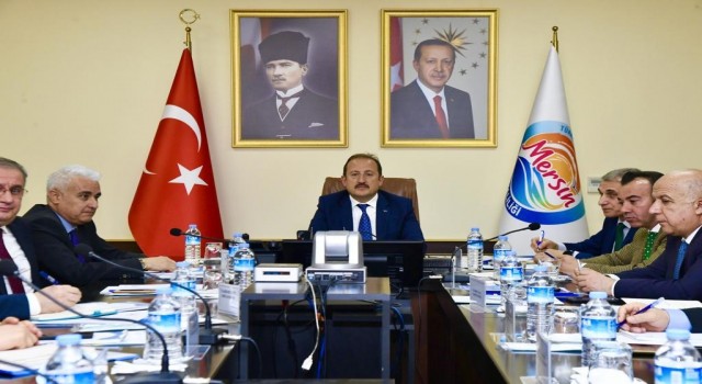 Vali Pehlivan, depremzedelere yönelik koordinasyon toplantısı yaptı