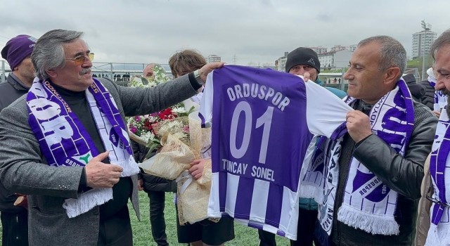 Vali Sonel, efsane Ordusporu ilk maçında yalnız bırakmadı