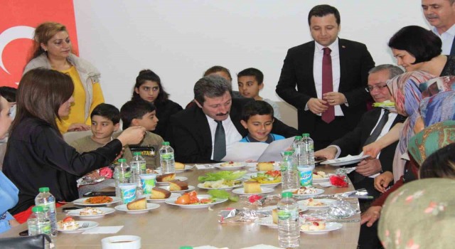 Vali Tavlı, Menteşedeki depremzedeler ile bir araya geldi