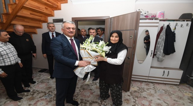 Vali Yazıcı, Dünya Kadınlar Gününde şehit annelerini unutmadı