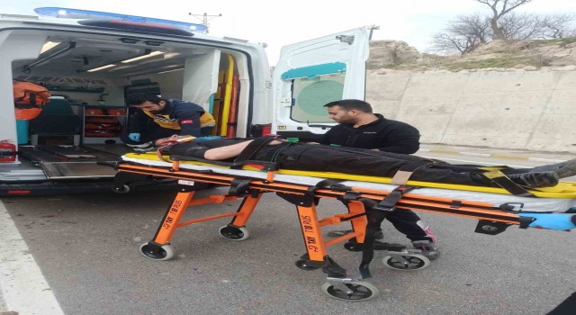 Vanda kamyonet takla attı: 1 yaralı