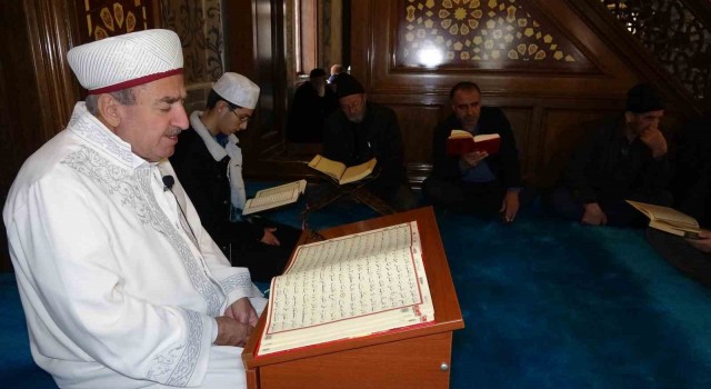 Vandaki camilerde asırlık mukabele geleneği sürdürülüyor