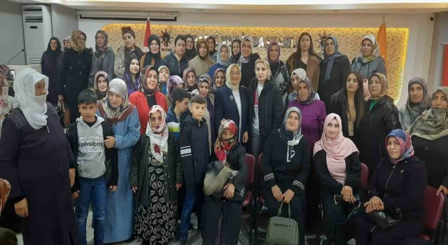 Vanlı kadınlar AK Partiye çıkarma yaptı