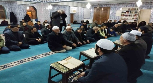 Vartoda Berat Kandili programı yoğun ilgi gördü
