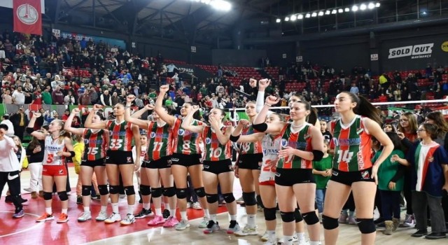 Voleybolda İzmir derbisi