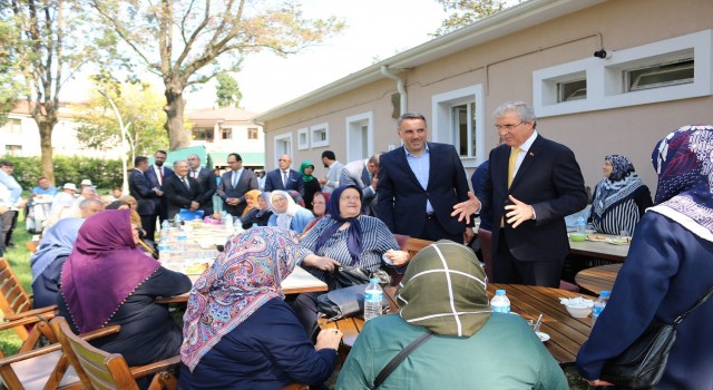 YADEM, bin 250nin üzerinde yaşlıya uzanan el oluyor