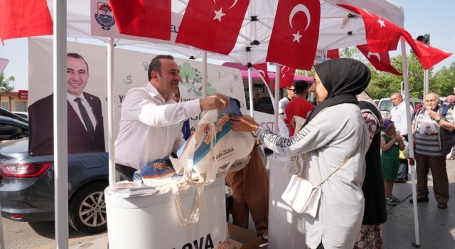 Yalova Belediyesi Sıfır Atık Gününde 5 bin bez çanta dağıttı