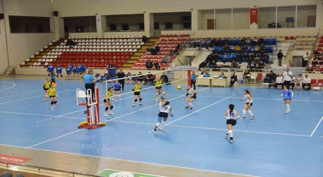 Yarı finalde Bozüyük Belediyesi Eğitim ve Spor Kulübü, Beykoz Belediyesine yenildi