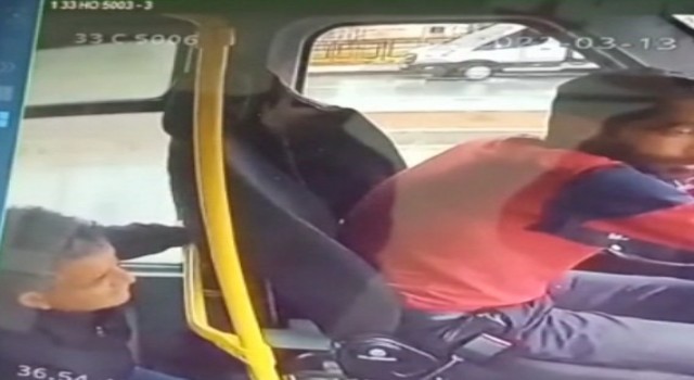 Yolcu olarak bindiği minibüste sürücünün 10 bin TLsini çaldı