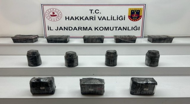 Yüksekovada 15 kilo metamfetamin ele geçirildi