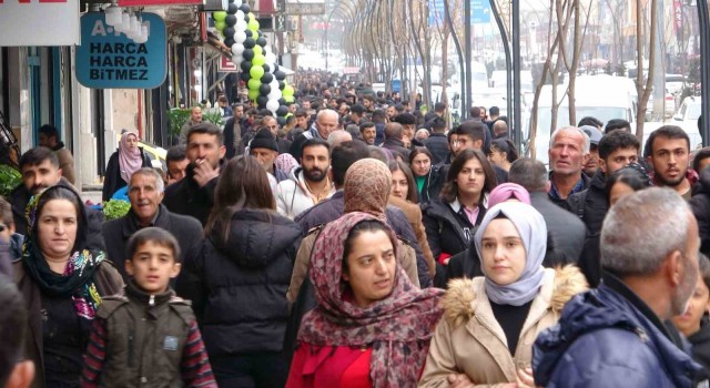 Yüksekovada Ramazan yoğunluğu başladı