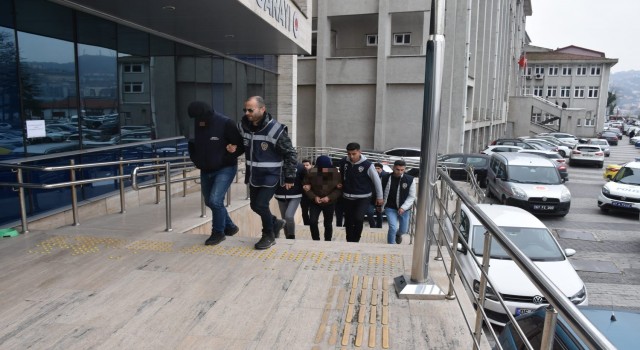 Zonguldakta hırsızlık zanlıları yakayı ele verdi: 1 tutuklu