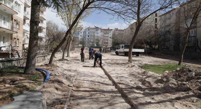 2000 Evler Mahallesinde park yenileniyor