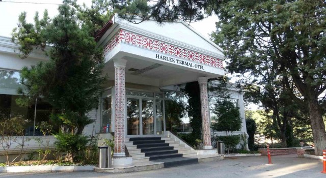 50 yıllık tecrübeye sahip Harlek Termal Otel bayrama hazır