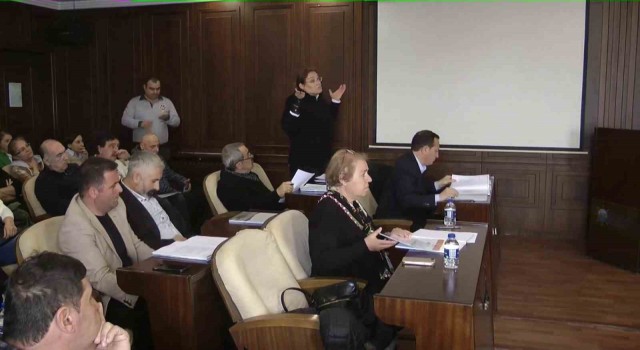 Adalar Belediye Meclisinde ‘imzası pahalıymış tartışması