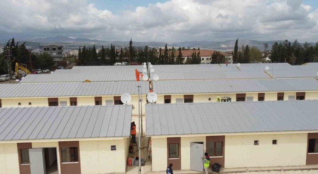 Adıyamanda geçici prefabrik konutların teslimatına başlandı