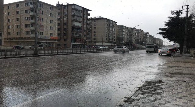 Afyonkarahisarda ani dolu yağışı