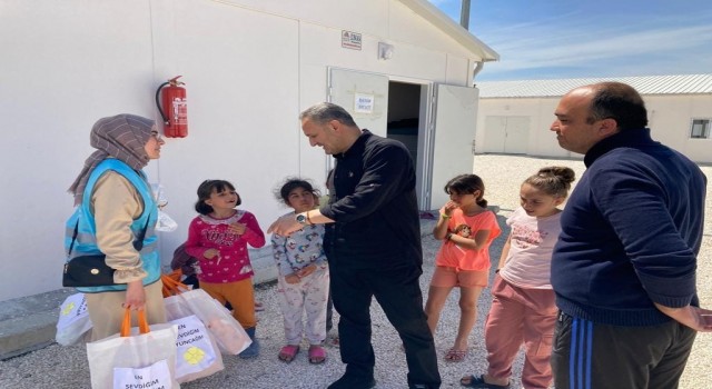 Afyonkarahisarda miniklerden anlamlı bağış